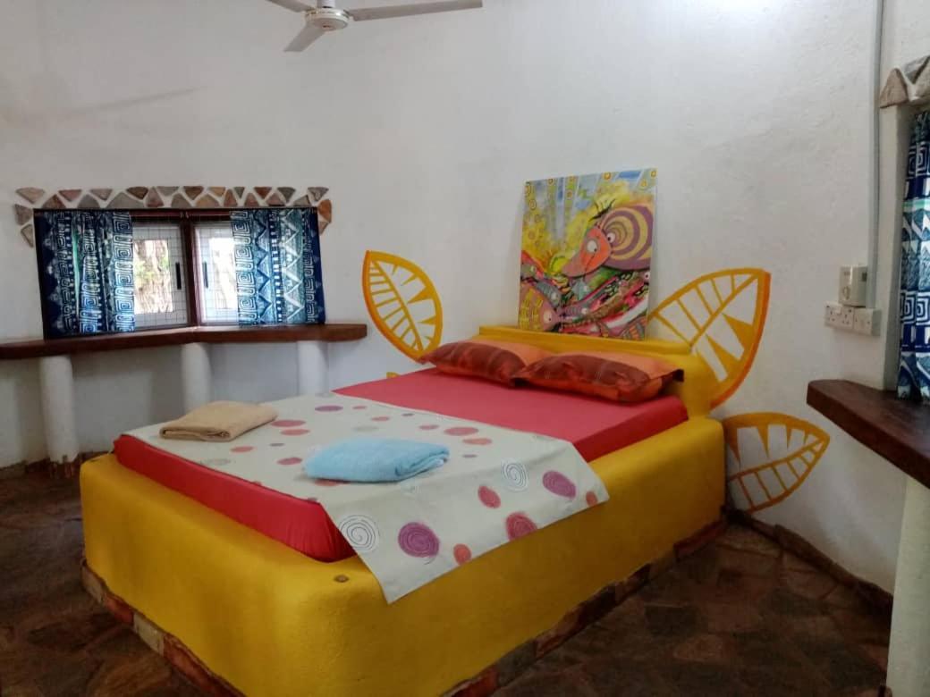 Kokrobite Gardens Restaurant And Guest House Extérieur photo