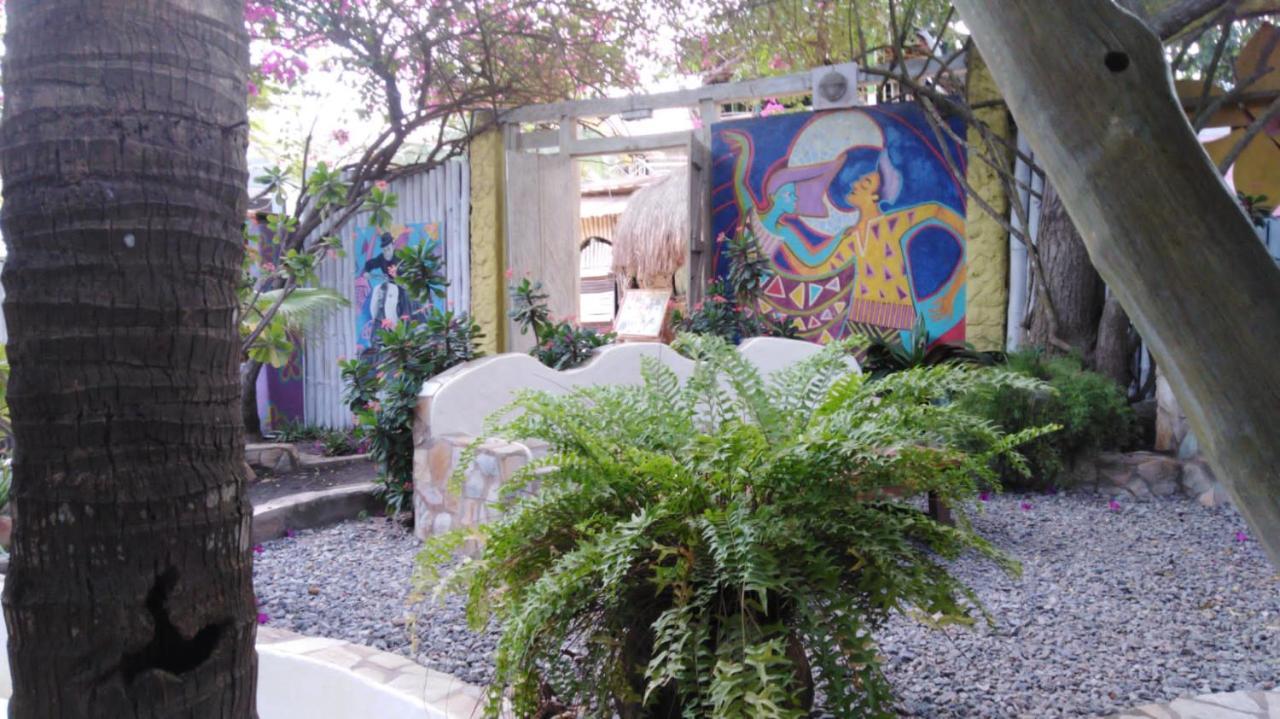Kokrobite Gardens Restaurant And Guest House Extérieur photo