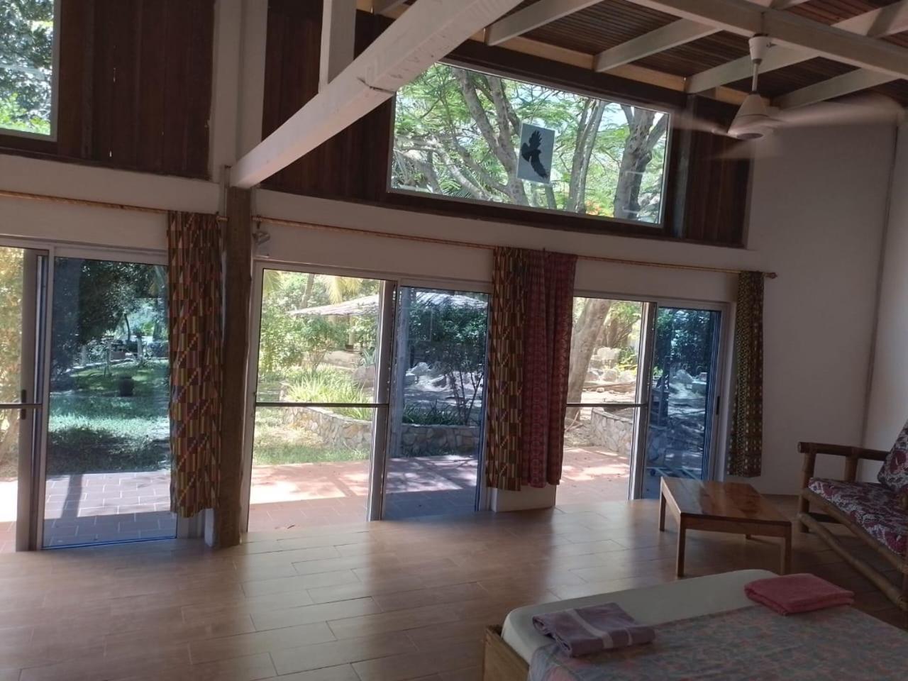 Kokrobite Gardens Restaurant And Guest House Extérieur photo