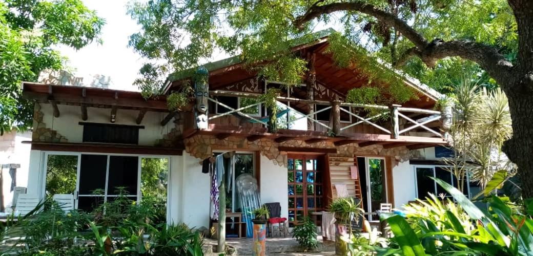 Kokrobite Gardens Restaurant And Guest House Extérieur photo