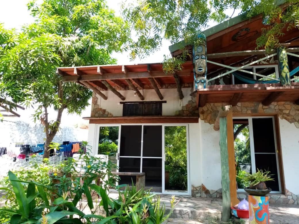 Kokrobite Gardens Restaurant And Guest House Extérieur photo