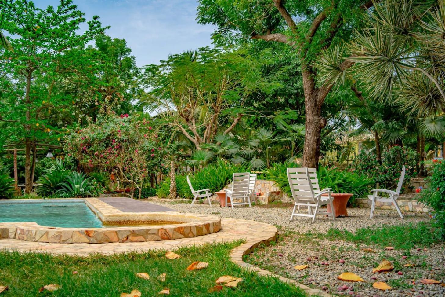 Kokrobite Gardens Restaurant And Guest House Extérieur photo